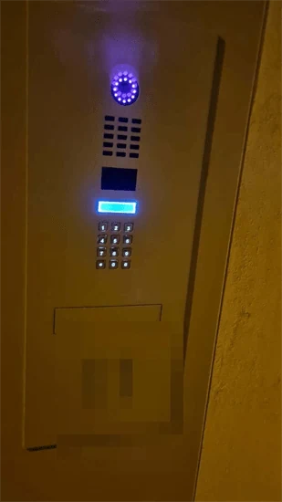 תיבת דואר מעוצבת גיחון - גימור ברונזה/נחושת (מובנית בקיר) - דגם 1-5
