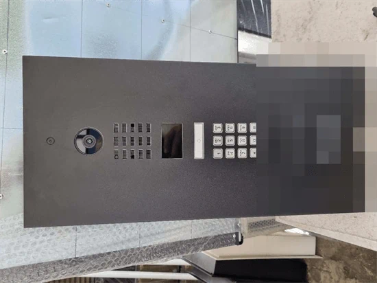 תיבת דואר מעוצבת גיחון - גימור אנתרסיט כהה (מובנית בקיר) - דגם 1-6