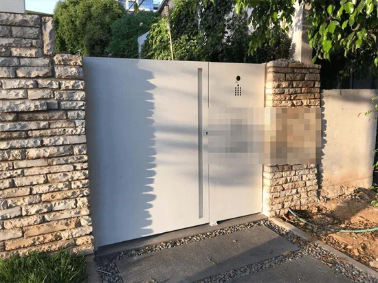 תיבת דואר מעוצבת גיחון פרימיום - גימור שחור מט (מובנית בקיר/עמוד/שער) - דגם 2-13