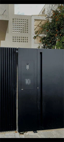 תיבת דואר מעוצבת גיחון בנוי - גימור שחור מט (מובנית בקיר/עמוד/שער) - דגם 3-7