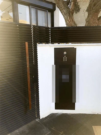 תיבת דואר מעוצבת גיחון פרימיום מובנה בקיר - גימור שחור מט (מובנית בקיר/עמוד/שער) - דגם 5-4